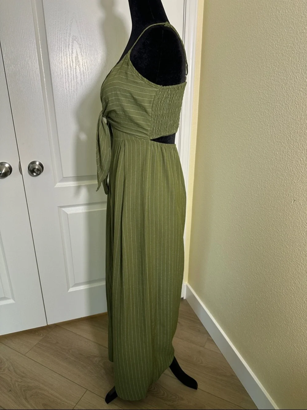Fly Tomato Olive Green striped Tie-Front Wide-Leg Jumpsuit. Size X-Small - Picture 5 of 10